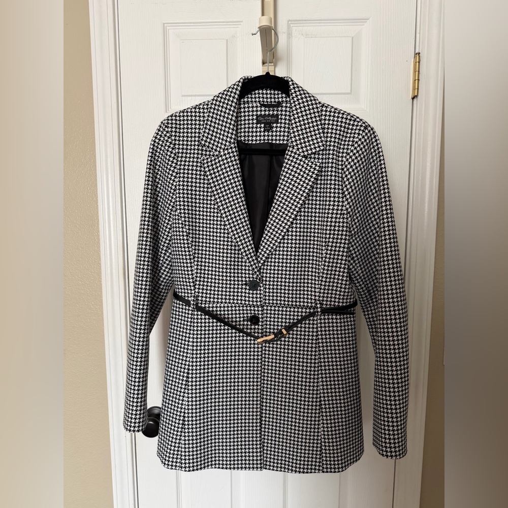 Miss Selfridge Fitted Peplum Blazer With Belt In Mono Dogtooth Check
